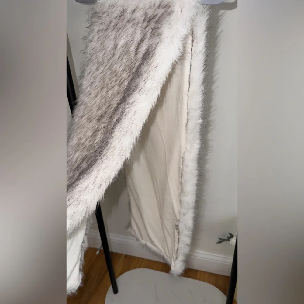 Luxurious Ivory Gray Faux Fur Vest Wrap Plush Cozy Layering Piece | OS | NWOT